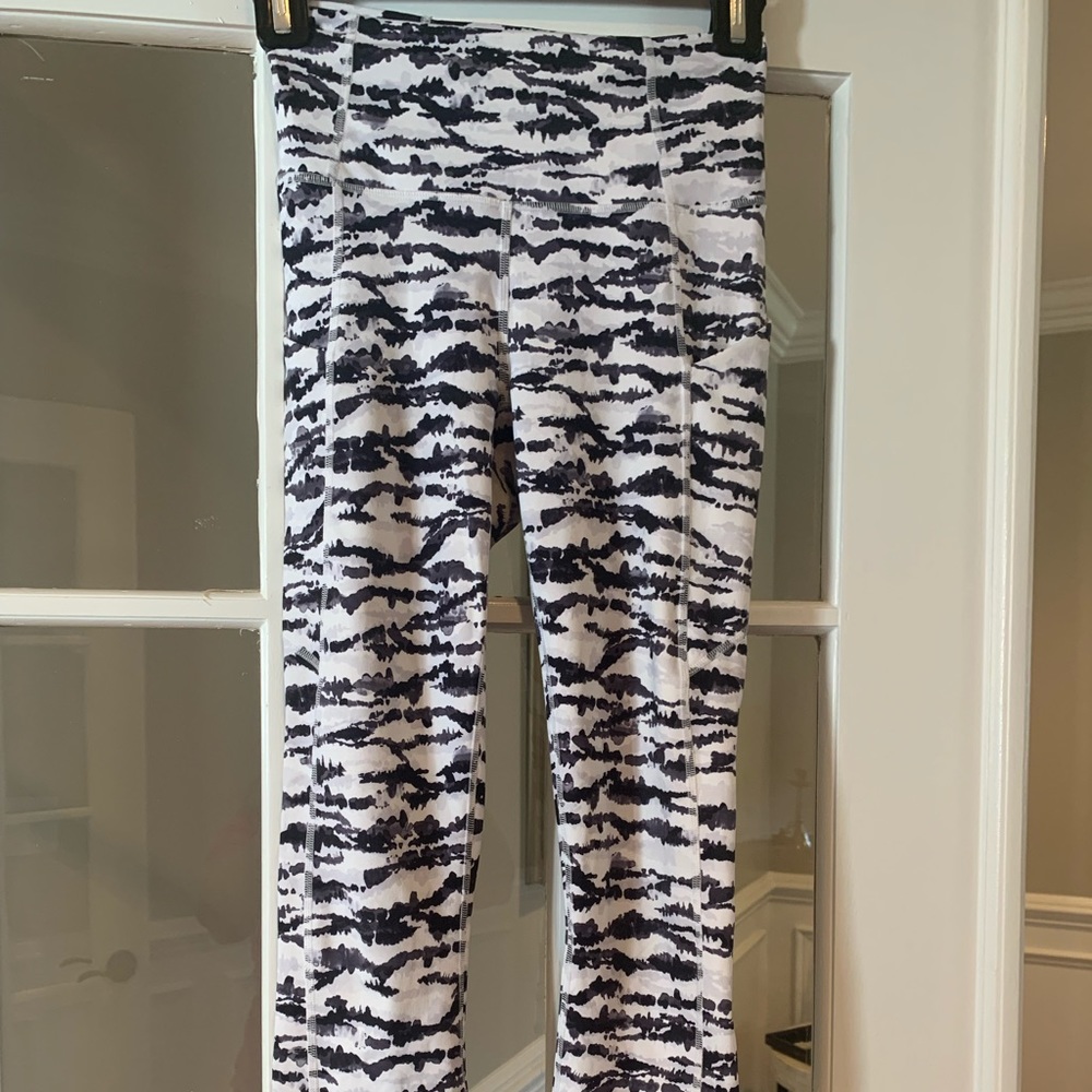 Pure Luxe by Fabletics Leggings.